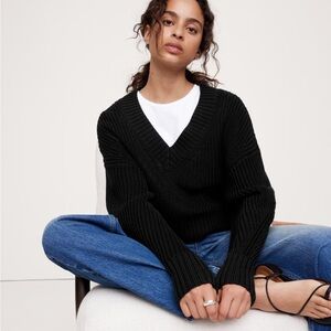 NWT Banana Republic Oversized Cropped V-Neck Sweater